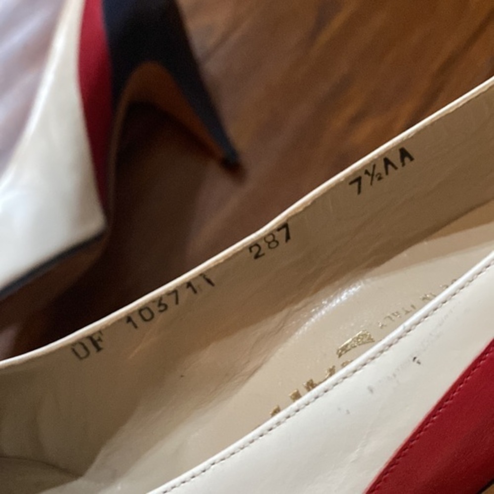 Vintage Salvatore Ferragamo for Saks Navy Red White Leather Pumps 7.5 AA - Picture 11 of 11